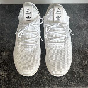 Pharrell x Tennis Hu ‘cloud white’